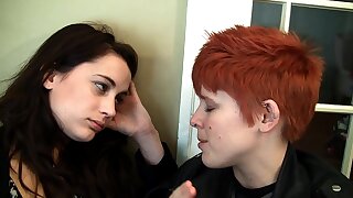 Short teem hot lesbian college ecumenical Kate fucks her roommate with a tie together on